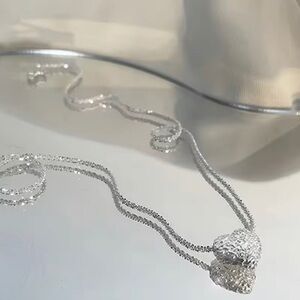 NWT Silver Heart Necklace